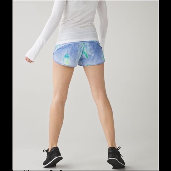 Lululemon Speed Short 2.5" in Wind Chill White Lullaby / Lullaby / Ray - Picture 2 of 7